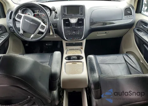 2016 Chrysler Town & Country Touring L z USA, uszkodzony, nr VIN 2C4RC1CG4GR247938